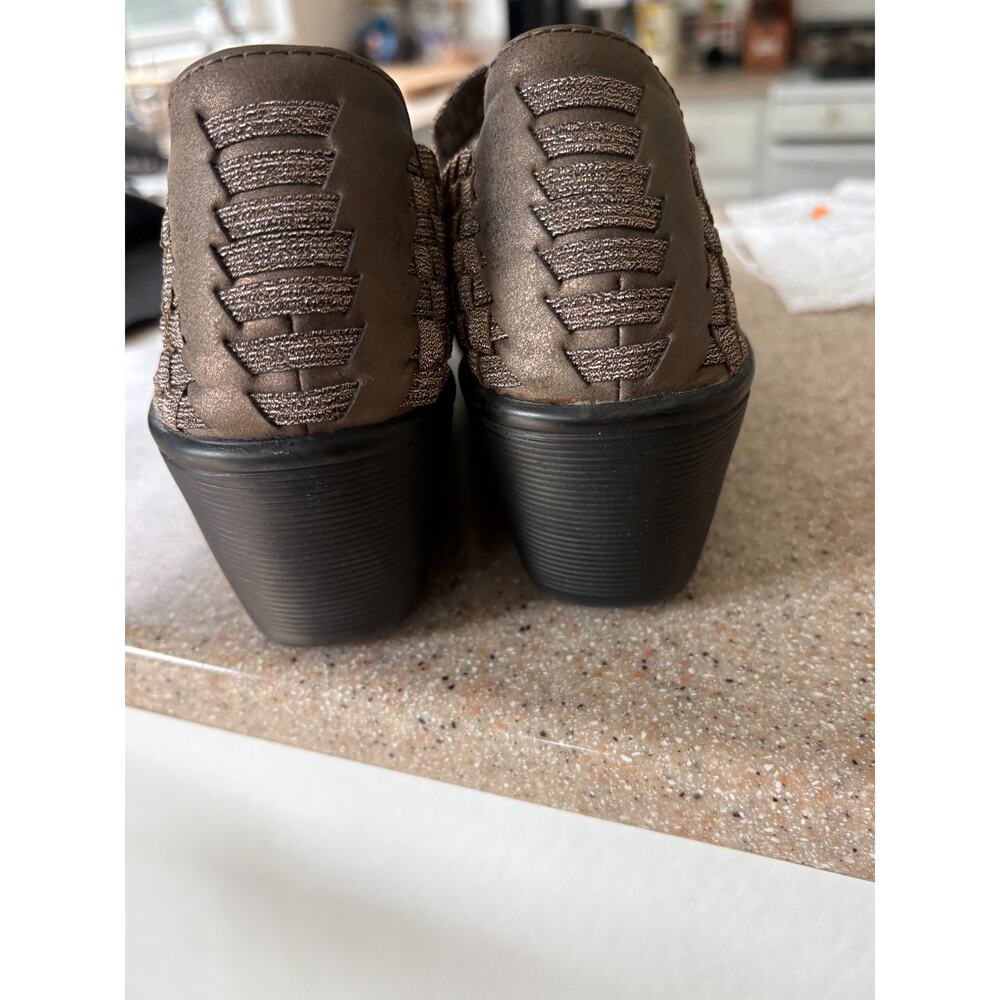 Baretraps Women's 8 M Bronze Color Peep Toe Wedge Sandals - Picture 4 of 8